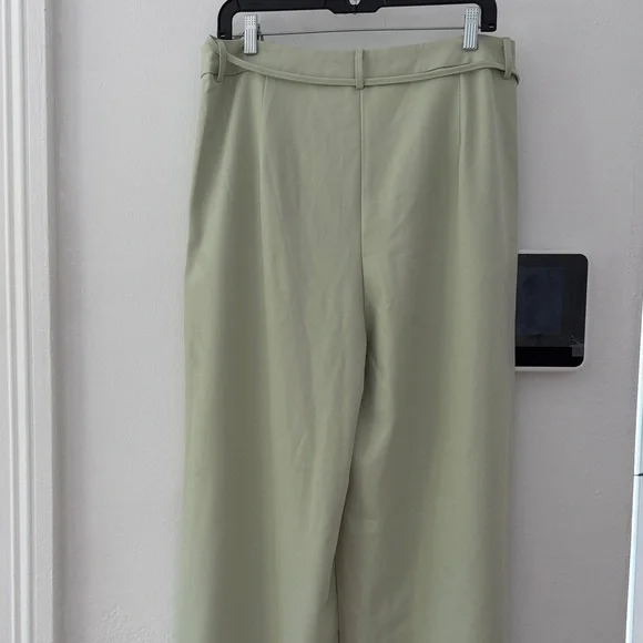 PrettyLittleThing Women's Light Cream Wide-Leg Pants sz 10 - Picture 9 of 9